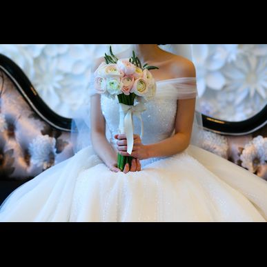 福岡で40代向けのレンタルドレスをご用意しております